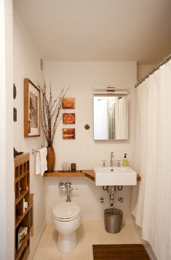 Small Bathroom Ideas: Small Wood Racks Instead of Cabinet