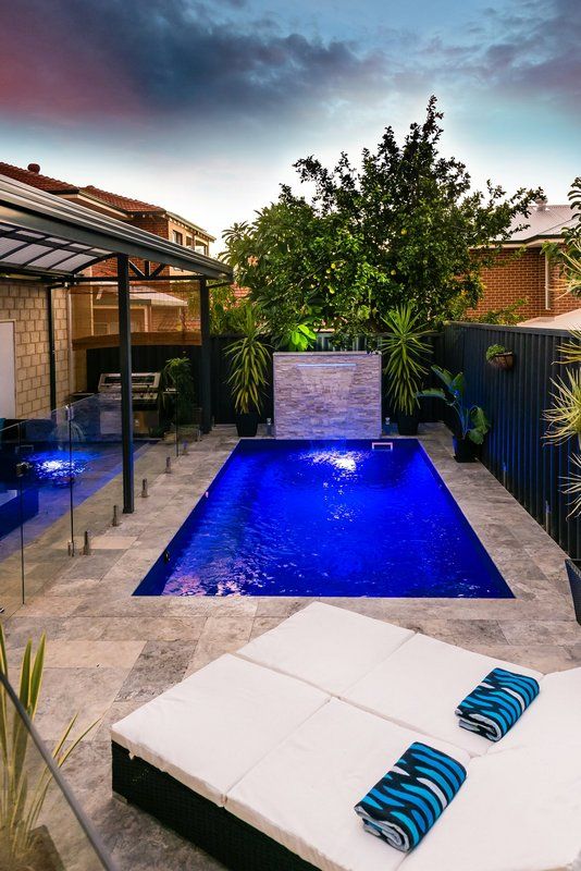 Small Swimming Pool Ideas: Simple Rustic Style