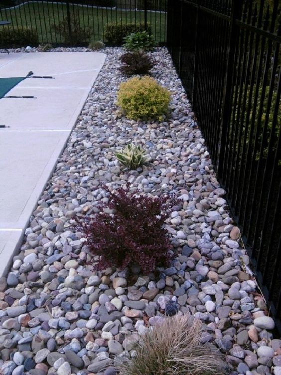 Swimming Pool Landscaping Ideas: Gorgeous Rocky  Decor