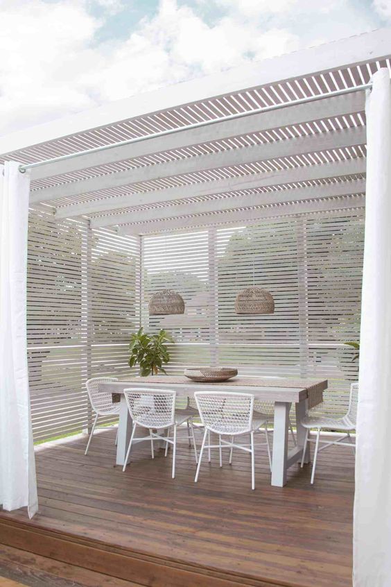 Backyard Deck Ideas: Stylish Earthy Design