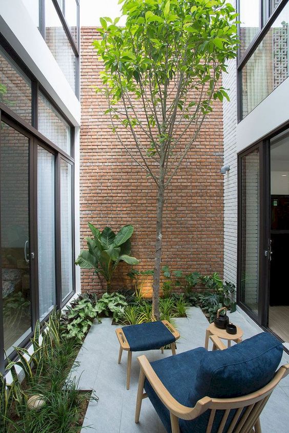 Small Backyard Ideas: Fresh Tropical Nuance