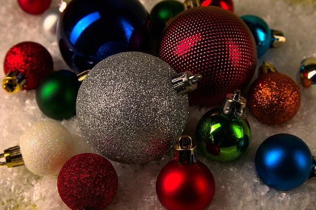 How to Choose Christmas Tree Ornaments 2
