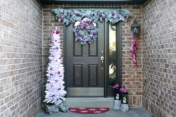 Easy Holiday Door Decorating Ideas