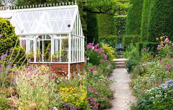 How to Create a Cottage Garden: A Charming Escape in Your Backyard
